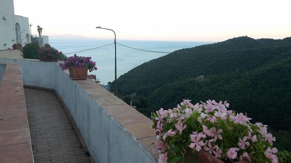 Le Terrazze Di Cristina Bed & Breakfast Vietri sul Mare Exterior photo
